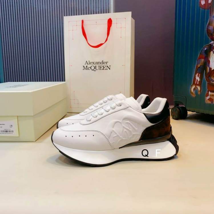 Picture of Alexander McQueen Shoes _SKUAlexanderMcqueensz35-45LL0112368